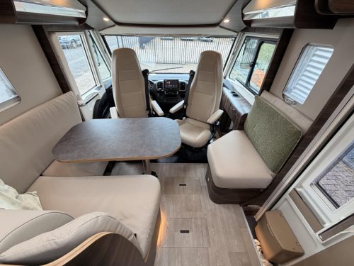 Laika Ecovip H 2109 160PK Automaat L&auml;ngsbetten Foto: 14