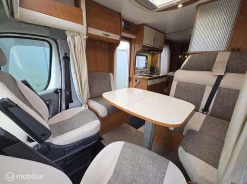RAPIDO 690F 2010 131pk &acirc;Airco, Solar, Queensbed, Trekhaak&acirc; foto: 10