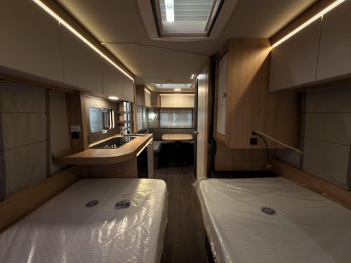 Knaus Sport Platinum 500 EU Platinum+Boden+1800KG Foto: 16