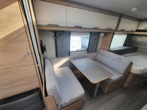 Knaus Sudwind Black Selection 540 FDK super ger&auml;umig und komplett Foto: 9