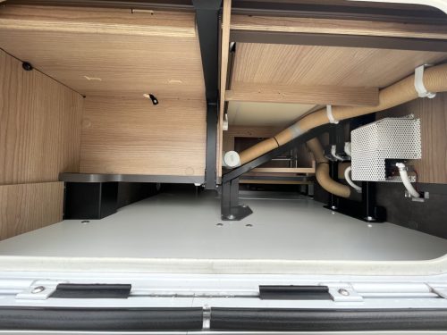 Carthago Malibu 430 LE SINGLE BEDS+POP-TOP ROOF 6.90M BEARLOCK photo: 21