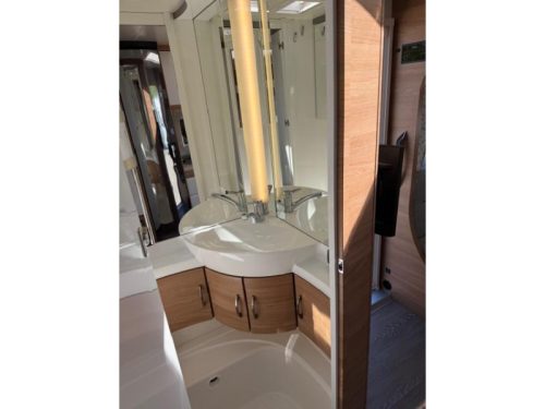 Hobby De Luxe 540 UL Incl. Mover and Awning  photo: 18