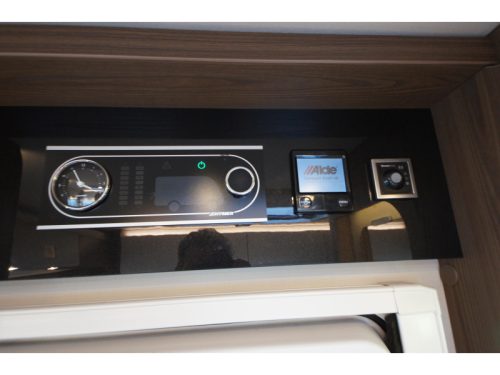 Hymer B 704 SL /Alde heating/Automatic photo: 8