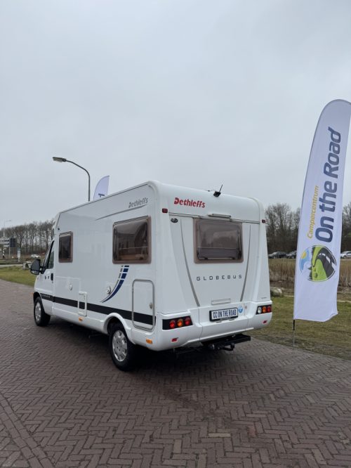 Dethleffs Globebus 1 110 CV, Cama transversal, medio asiento de tren, asientos giratorios, Aire acondicionado de motor, autocaravana cuidada, longitud 6.00 A&ntilde;o 2006 Centro de autocaravanas on the road Marum foto: 24