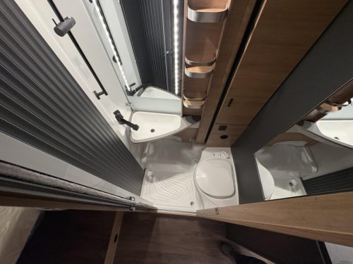 Knaus L!ve Ti 650 MEG Platinum / niedrige Betten Foto: 14