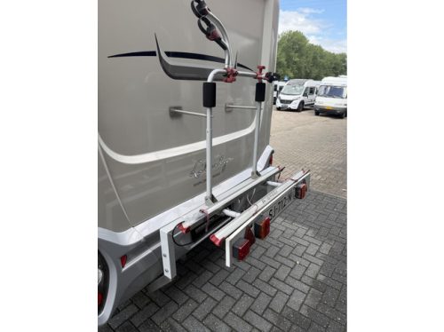 LMC Liberty Explorer 635G Transverse bed Pop-top roof Solar panel Awning photo: 10