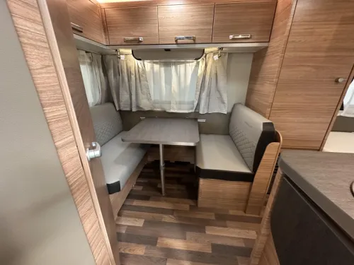Weinsberg CaraOne Edition HOT 390 QD Vorzelt | Ex-Mietfahrzeug Foto: 15