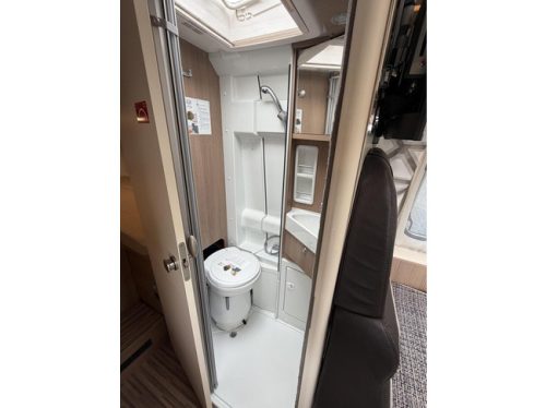 Carthago Malibu 640 LE 9T-Automaat Enkele Bedden 2X Airco Swing Fietsenrek foto: 23