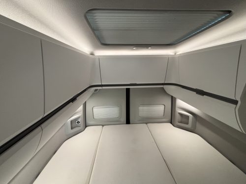 VOLKSWAGEN CRAFTER photo: 18