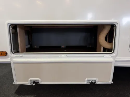 Knaus Sport 460 EU single beds / dinette photo: 6