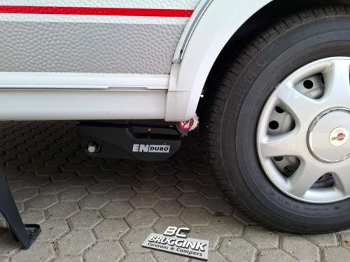 B&uuml;rstner Premio Life 425 TS Transverse bed AWNING MOVER photo: 9