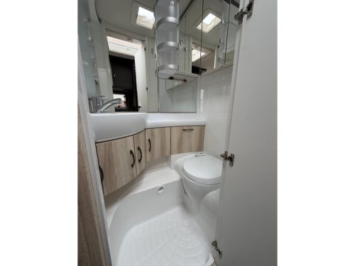 Hobby De Luxe 495 UL Model 2027  photo: 13