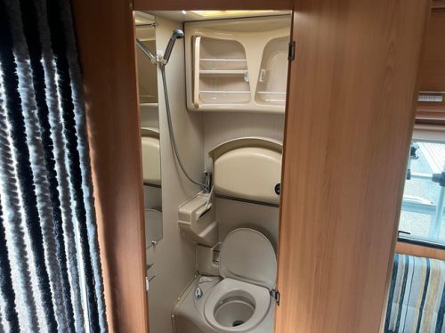 Caravelair Antares Luxe 390 Freeline | Fahrradtr&auml;ger | Dinette | Festbett | Heizung | K&uuml;hlschrank | Foto: 12