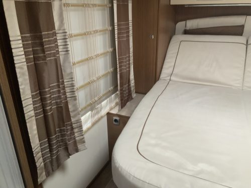 B&uuml;rstner Aviano 727 2.3 AUTOMATIC 150 HP integral, Engine air conditioning, Queen bed, level, side seating group Year 2012 Camper centrum on the road photo: 13