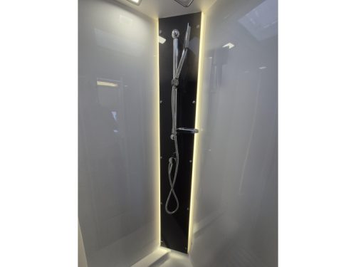 Challenger Graphite Premium 380 Chausson 720  Foto: 15