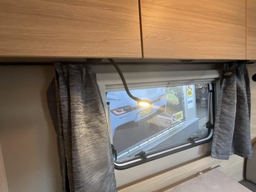 Weinsberg CaraLife 500 QDK STAPELBED-AIRCO Foto: 4