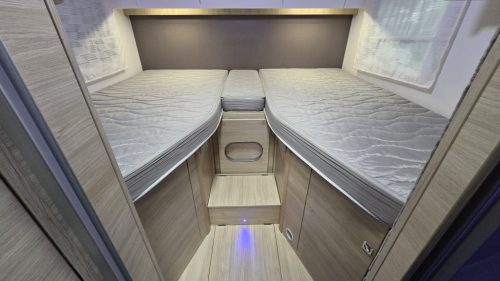 Challenger 337 GA with single beds photo: 24
