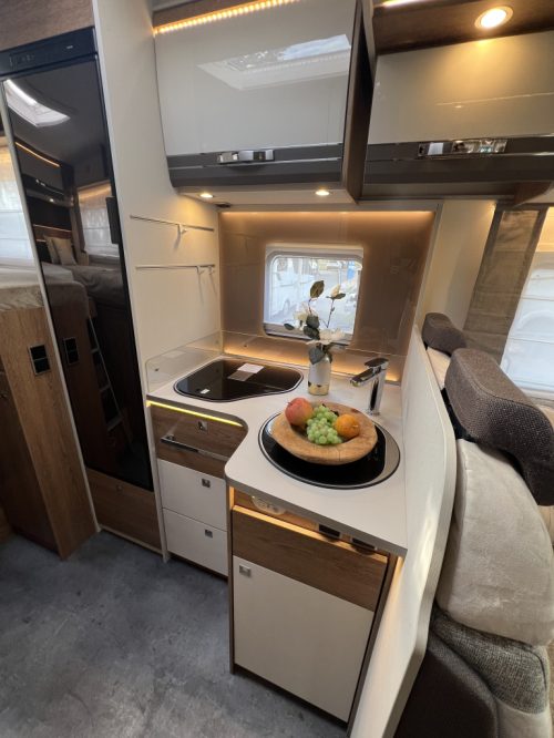 Dethleffs TREND 6617 LITS JUMEAUX+TOIT RELEVABLE AUTOMATIQUE photo : 4