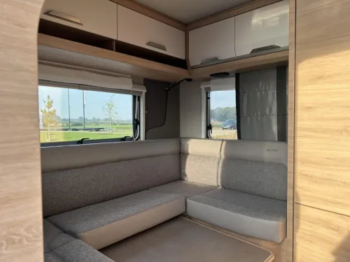 Knaus Sudwind Black Selection 500 EU single beds / dinette photo: 4