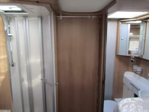 Malibu I 440 LE Single beds, Pull-down bed photo: 9