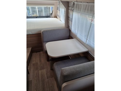 Dethleffs C'Joy 420 QSH - Thule Cassette Awning - photo: 8