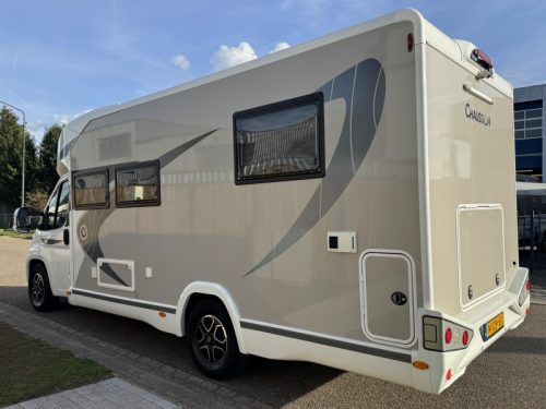 Chausson Titanium VIP 788 Queensbed no pop-top roof photo: 9