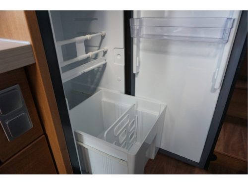 Knaus Van Ti 650 MEG 165pk Platinum + 2x enkele bedden/ 2x Airco/ camera/ Schitterend/ Fietsendrager/ Garantie! foto: 16