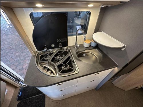 Carthago C1-Tourer 141 KB-LE 2 APARTE BED-180PK-AUTOM  Foto: 8