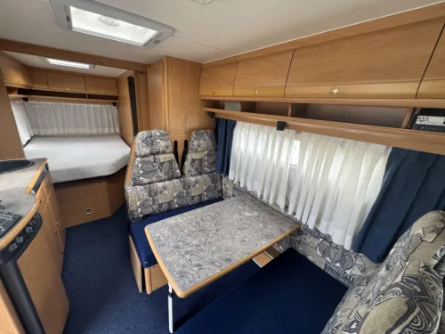 Dethleffs Globetrotter French bed Air conditioning dinette photo: 14