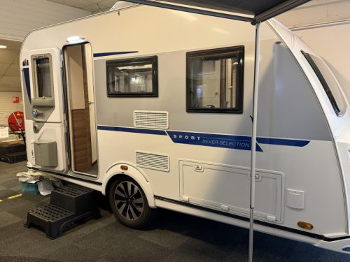 Knaus Sport 400 QD FIXED BED MOVER AWNING (TOP) photo: 1