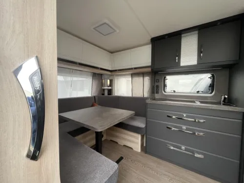 Hobby De Luxe 540 UL 1800kg-bedvebred-reswiel Foto: 2