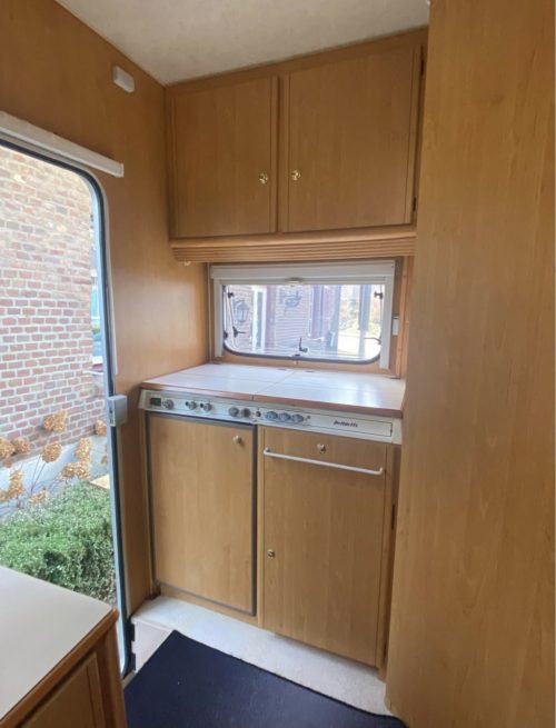 Dethleffs A5830 5 person starter Motorhome photo: 12