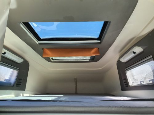 Mercedes James Cook WESTFALIA | Off-grid | 4-person photo: 11