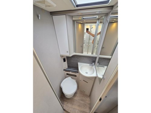 Hymer Exsis-T 678 Automatic 180hp Single beds  photo: 17