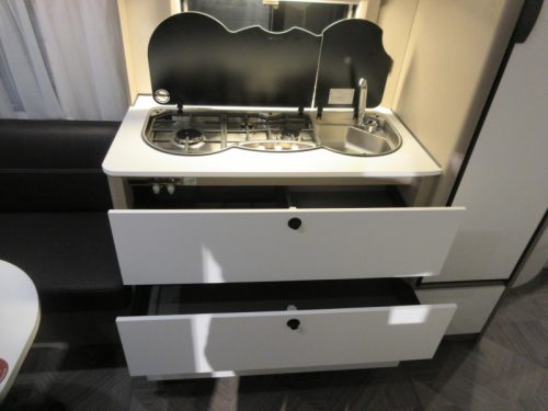Dethleffs C'go Active 495 FR SPACIOUS LAYOUT AND HIGH KITCHEN photo: 10