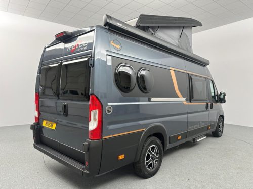 Malibu Van First Class Two Rooms 640 LE RB Charming GT Skyview Foto: 22