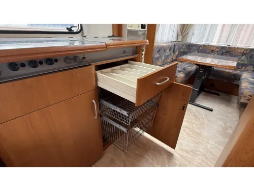 Hobby Excellent 470 UF lit travers&eacute;e photo toilettes: 9