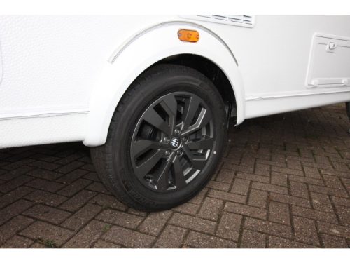 Knaus Sport 500 EU Camas individuales y asientos en c&iacute;rculo. foto: 21