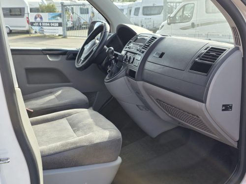 Volkswagen T5 2 TDI 4 berths Pop-top roof 2014  photo: 19