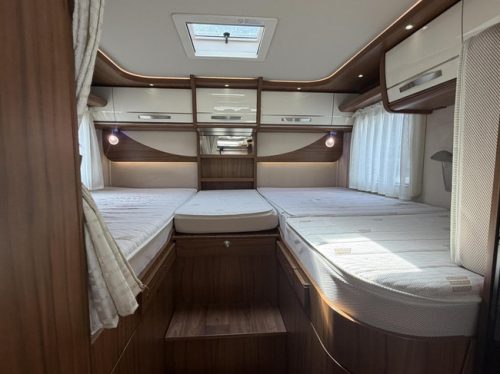 Hymer B 588 Automatic Single Beds Pop-top roof 2X Air conditioning Inverter Solar panel photo: 20