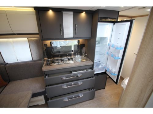 Hobby De Luxe 460 UFE Franz&ouml;sisches Bett & Rundsitzgruppe! Foto: 13