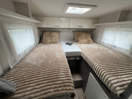Hymer V 6.6 SF AUTOMATIC SINGLE BEDS+REAR LOUNGE AIR SUSPENSION photo: 2