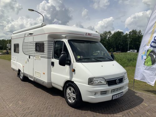 LMC Fiat Ducato 2.8 JTD 128 HP, AUTOMATIC Semi-integrated, Engine air conditioning, 2 Single beds (Low), Alko-chassis etc. Year of manufacture 2003 Motorhome centre on the road Marum photo: 3