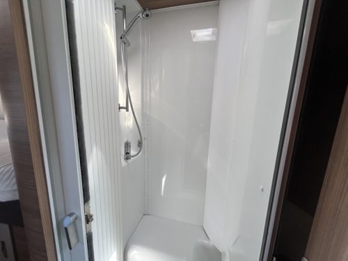 Autocaravana Knaus L!ve I 650 MEG Automaat, aire acondicionado, solar foto: 13