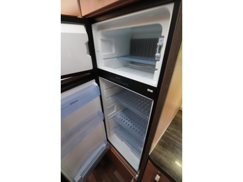 Knaus Sky Wave 700 MEG 4-Berths/Single beds photo: 17