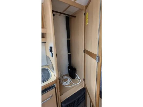 TEC Travel King 535 TE round seating single beds photo: 7