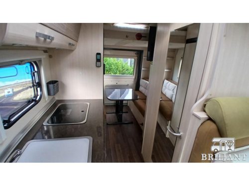 B&uuml;rstner Brevio T-646 .. camping-car unique hors r&eacute;seau photo : 17