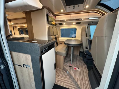 Malibu Van First Class Two Rooms 640 LE RB Charming GT Skyview Foto: 3