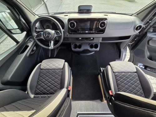 Clever Aventuro 600 4x4 Mercedes photo: 12