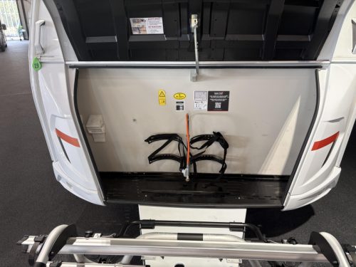 Weinsberg CaraOne Edition HOT 390 QD Vorzelt | Ex-Vermietung Foto: 7